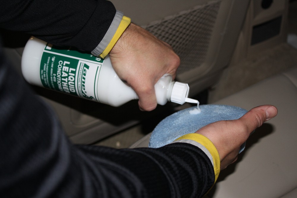Lane's Liquid Auto Leather Conditioner